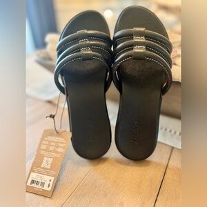 OluKai Tiare Slide Black Sandals, Women’s Size 8, NWT